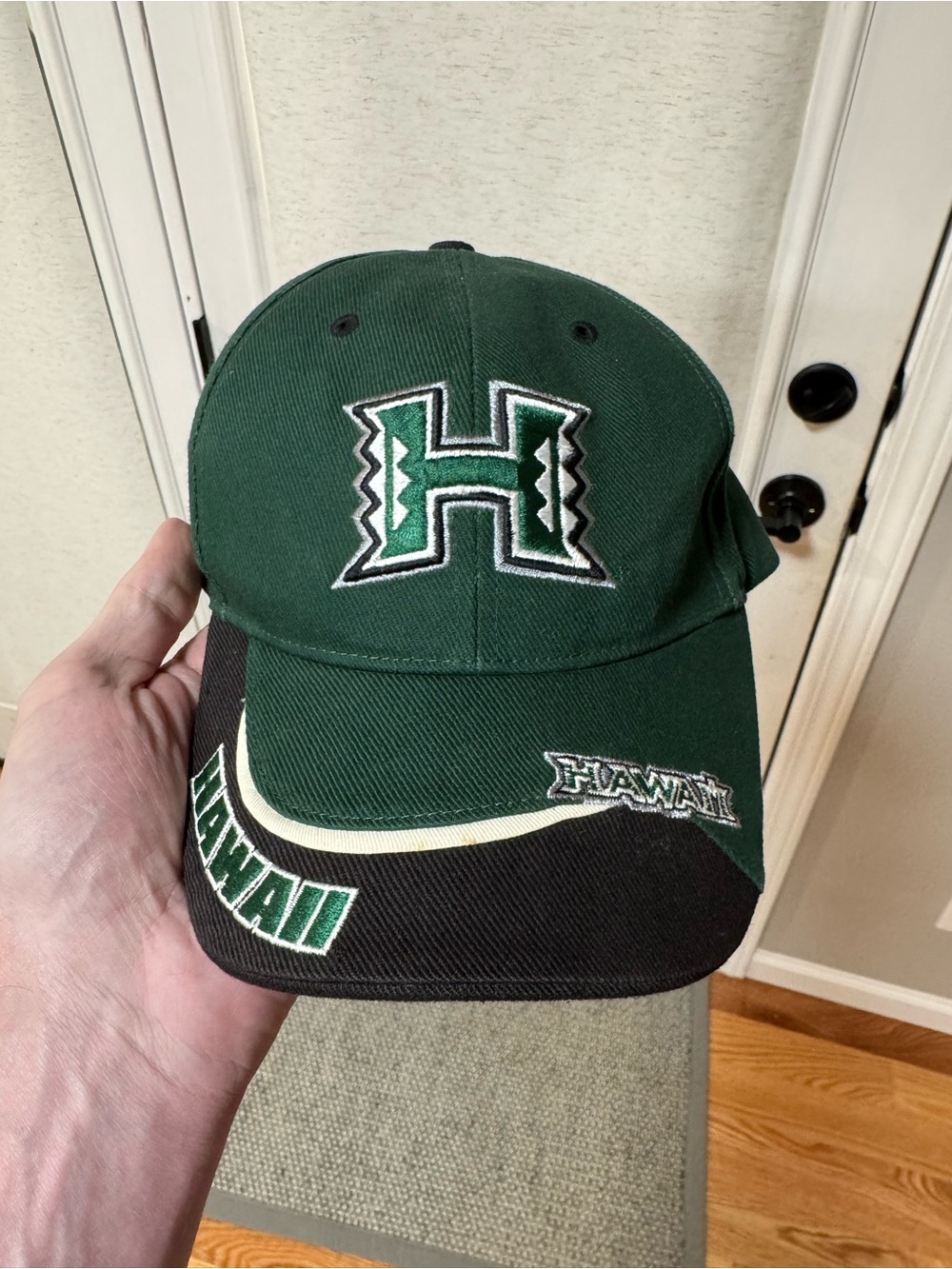 Vintage University of Hawaii rainbow warriors adjustable hat 90s cap